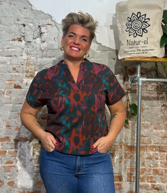 ALMA & LOVIS v-hals blouse EVERGLADES biologisch katoen popeline