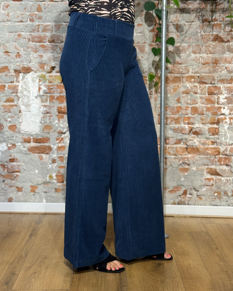 ALMA & LOVIS Cordhose MARLENE BLUE Bio-Baumwolle