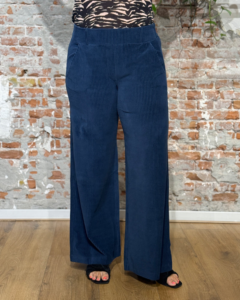 ALMA & LOVIS Cordhose MARLENE BLUE Bio-Baumwolle