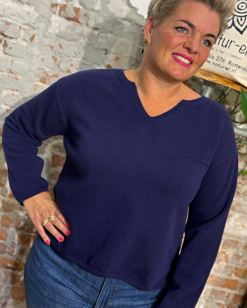 ALMA & LOVIS trui met v-hals DAFNE AURA wol en cashmere