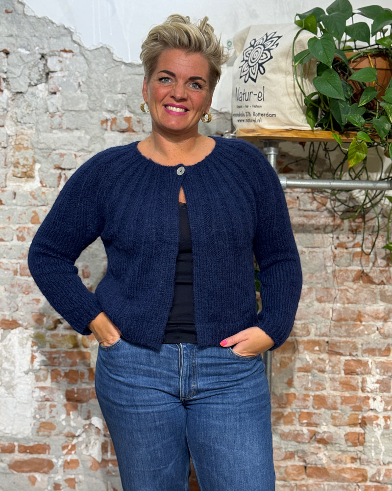 ANUKOO wollen vest van fluffy alpaca MEREL NIGHT
