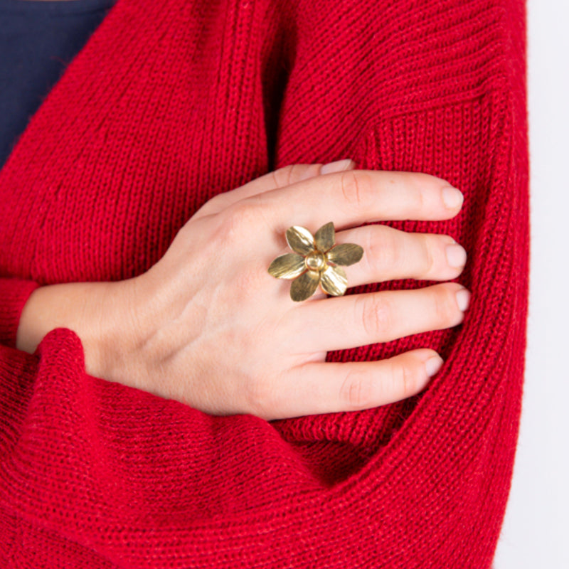 ANUKOO fairtrade ring BIG FLOWER verguld messing