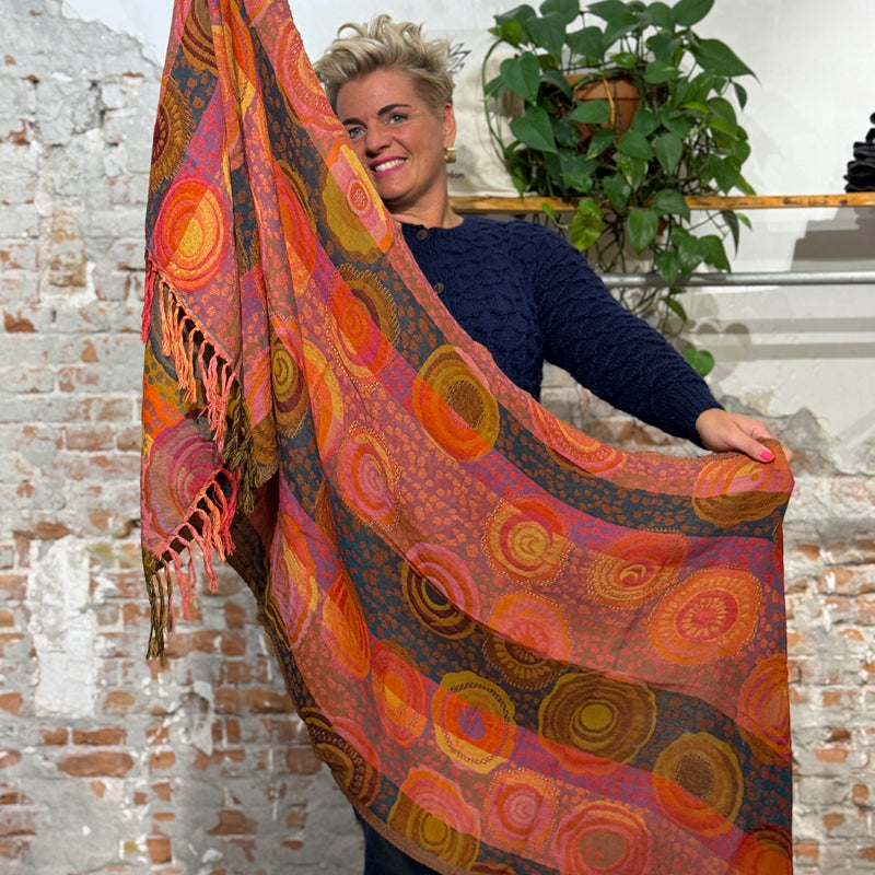 ANUKOO sjaal omslagdoek 100% wol met franjes RED FLOWERS