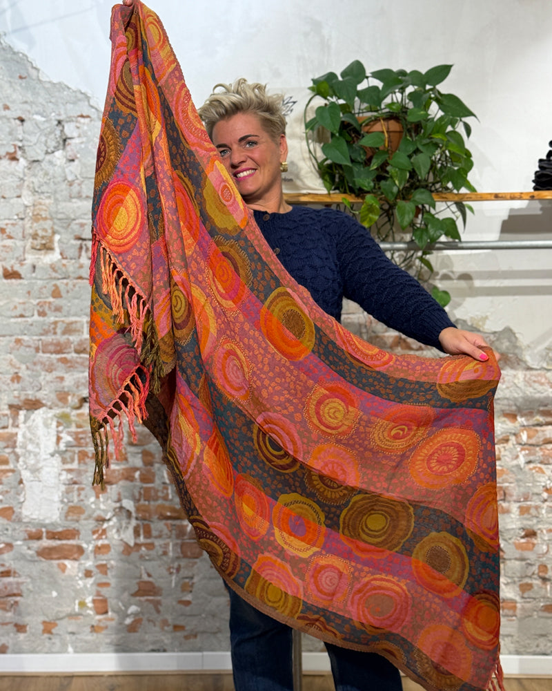 ANUKOO sjaal omslagdoek 100% wol met franjes RED FLOWERS