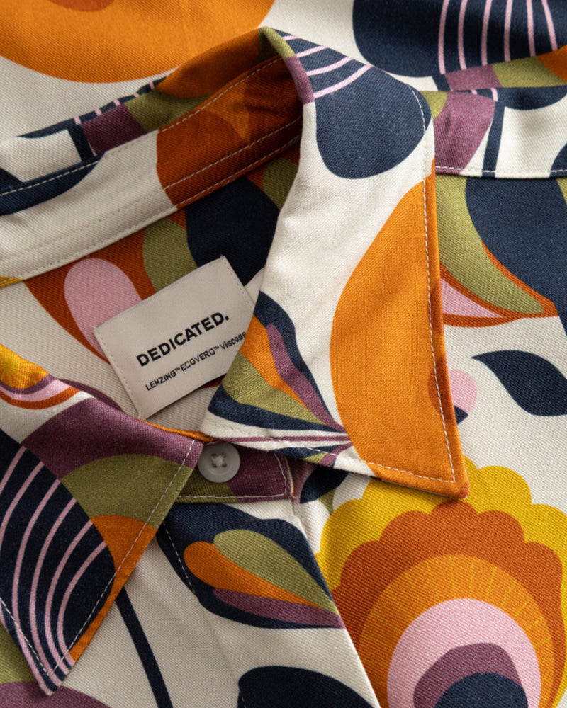 DEDICATED blouse NYDA HARVEST met print tencel