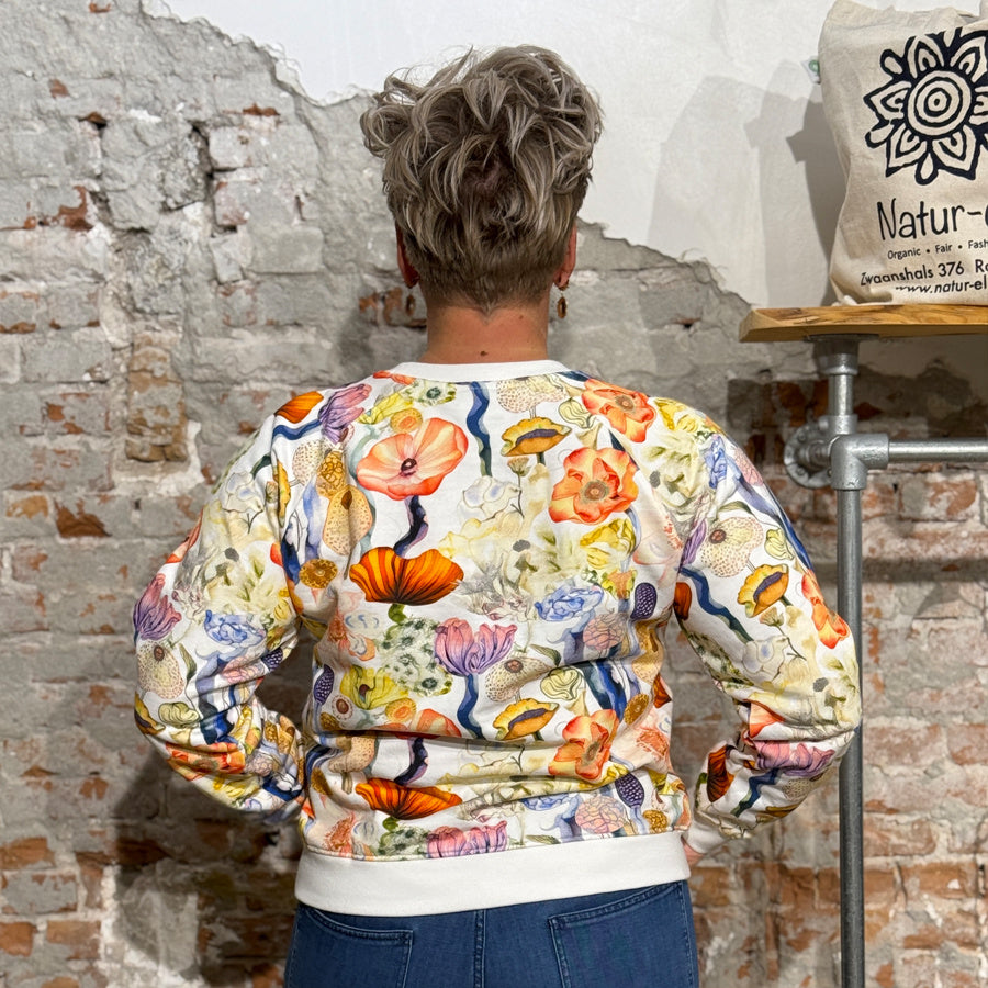DEDICATED sweater FANTASY FLOWERS van biologisch katoen