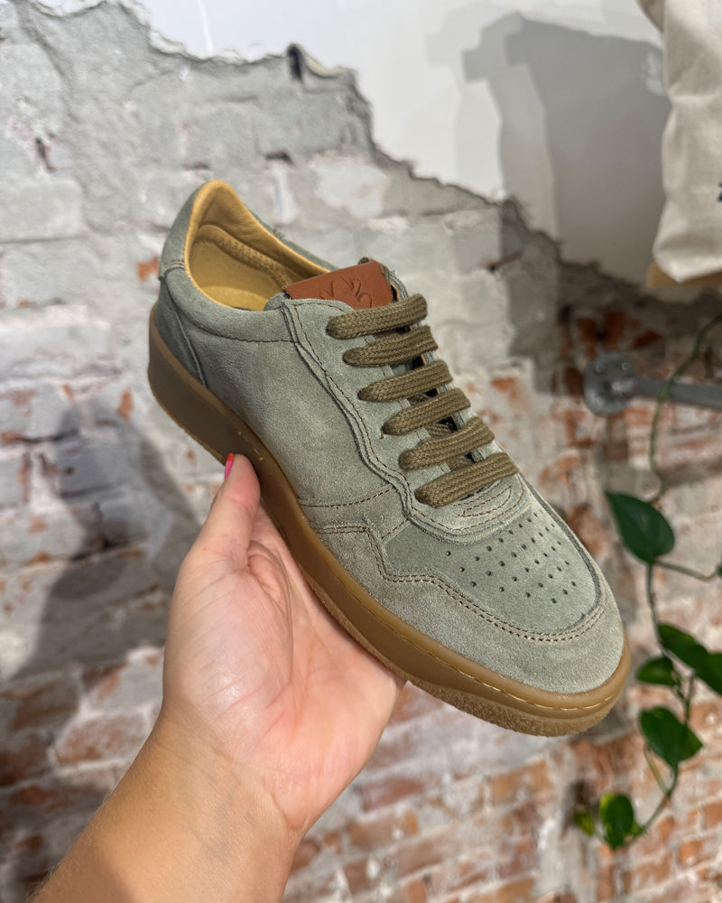 EL NATURALISTA duurzame suede sneaker GEO OLIVA