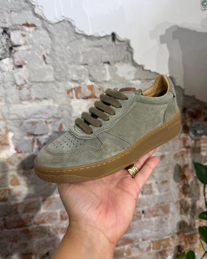 EL NATURALISTA sustainable suede sneaker GEO OLIVA