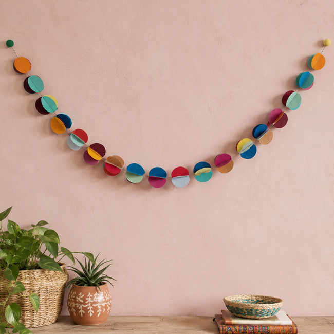 FAIRTRADE papieren slinger LOKTA DOTS eco papier met vilten balletjes