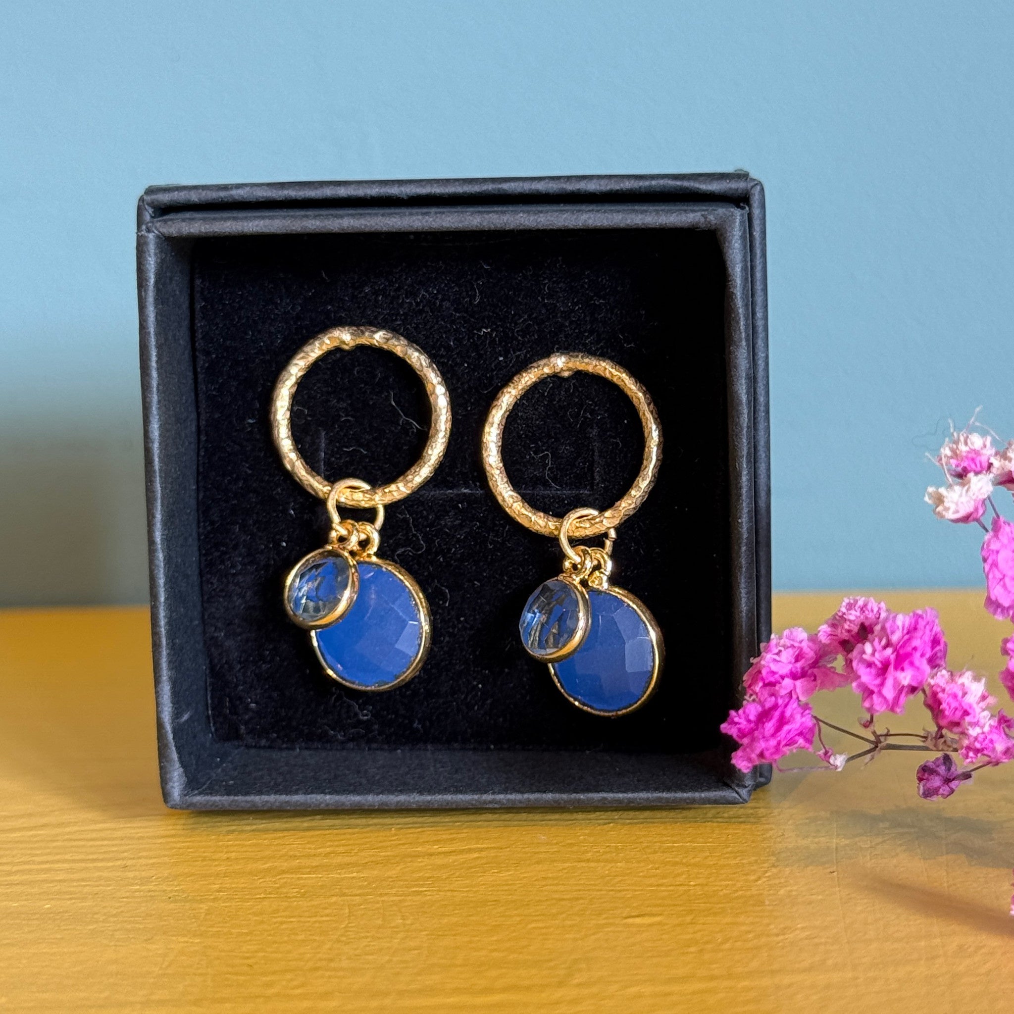 FAIRTRADE Oorbellen met cateye stenen DUO BLUE verguld