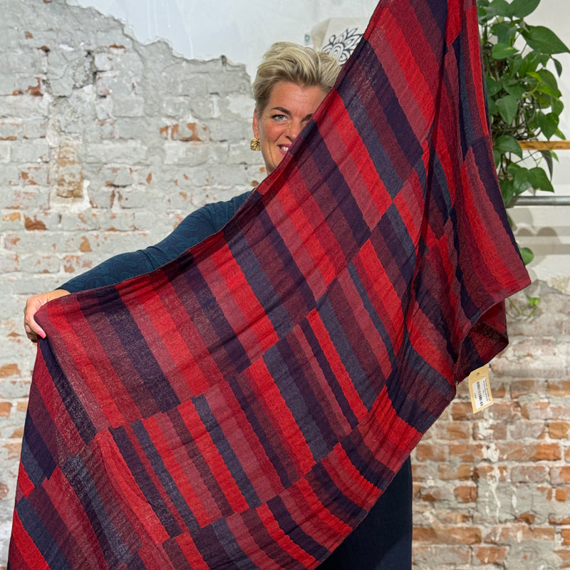 Pure wool scarf STRIPES RED made of pure merino wool ZOHRA HILL