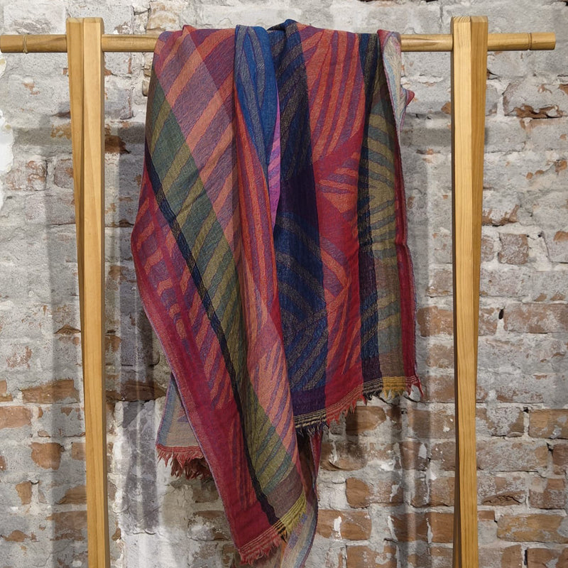 Pure wollen sjaal MAGIC LEAVES van pure merino wol ZOHRA HILL