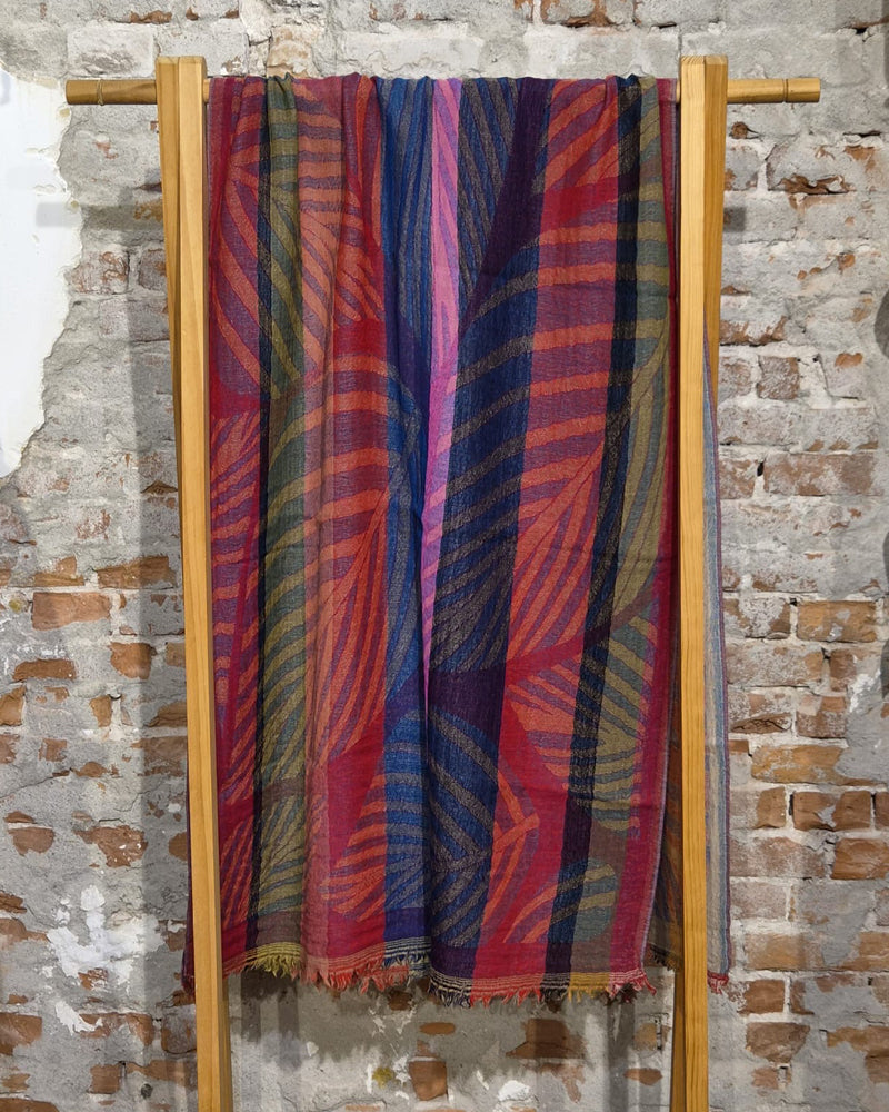 Pure wollen sjaal MAGIC LEAVES van pure merino wol ZOHRA HILL
