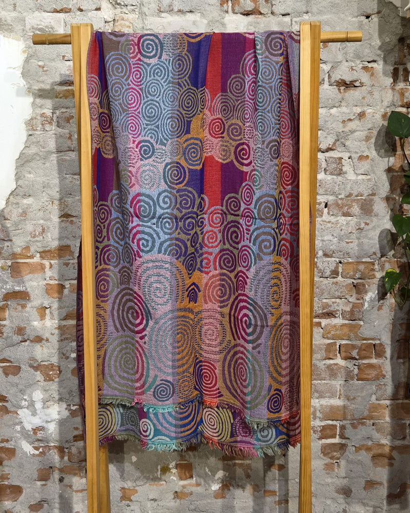 Pure wollen sjaal SPIRAL MULTI van pure merino wol ZOHRA HILL