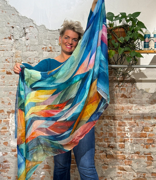 FAIRTRADE zijden sjaal met print FEATHER van pure zijde