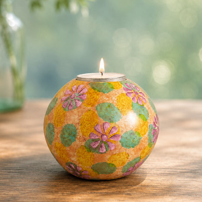 FAIRTRADE gekleurde waxinelichthouder van speksteen FLOWERS