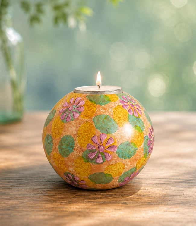 FAIRTRADE gekleurde waxinelichthouder van speksteen FLOWERS