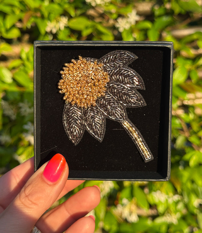 FAIRTRADE broche ZONNEHOED met pailetten en kralen