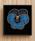 FAIRTRADE broche VIOOLTJE BLAUW met pailetten en kralen