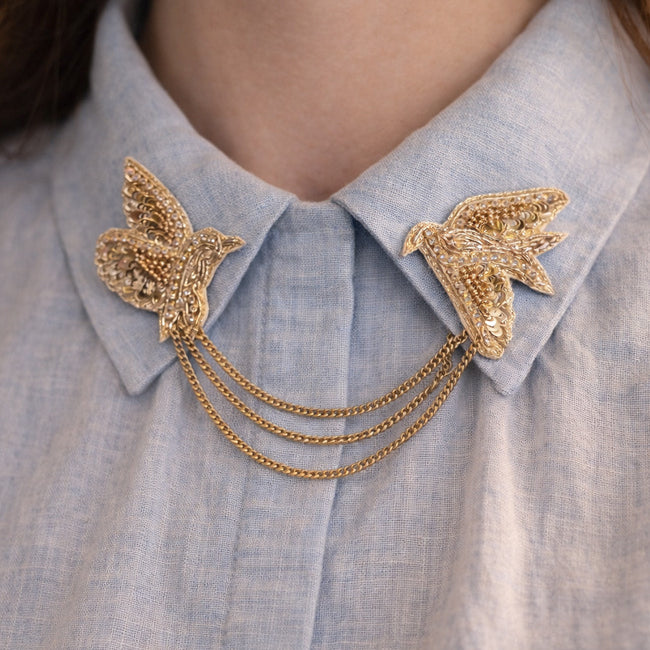 FAIRTRADE broche DOVES met pailetten en kralen