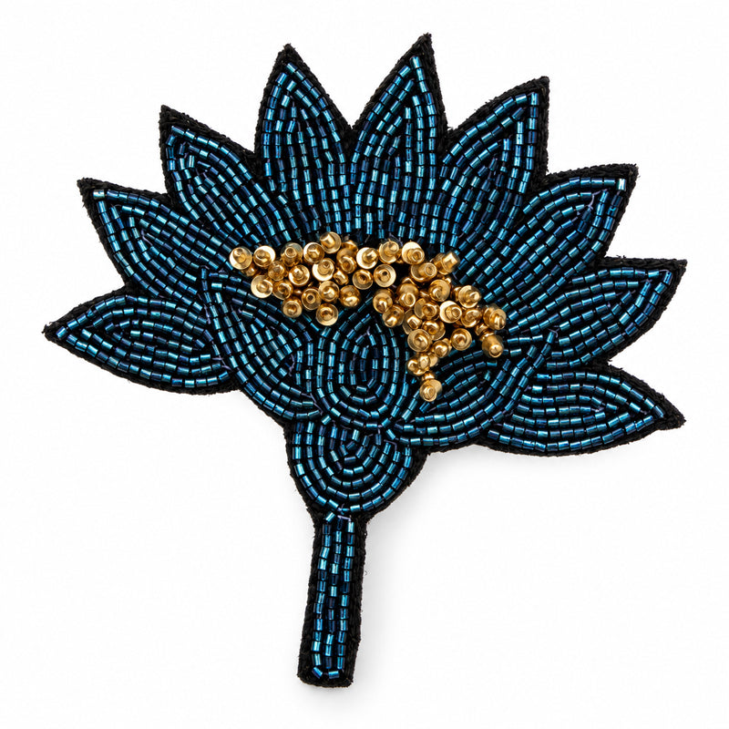 FAIRTRADE broche LOTUS BLUE met pailetten en kralen van Happy Lona
