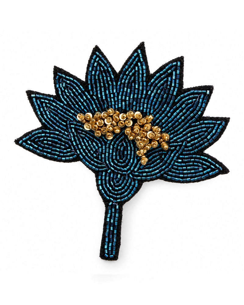 FAIRTRADE broche LOTUS BLUE met pailetten en kralen van Happy Lona