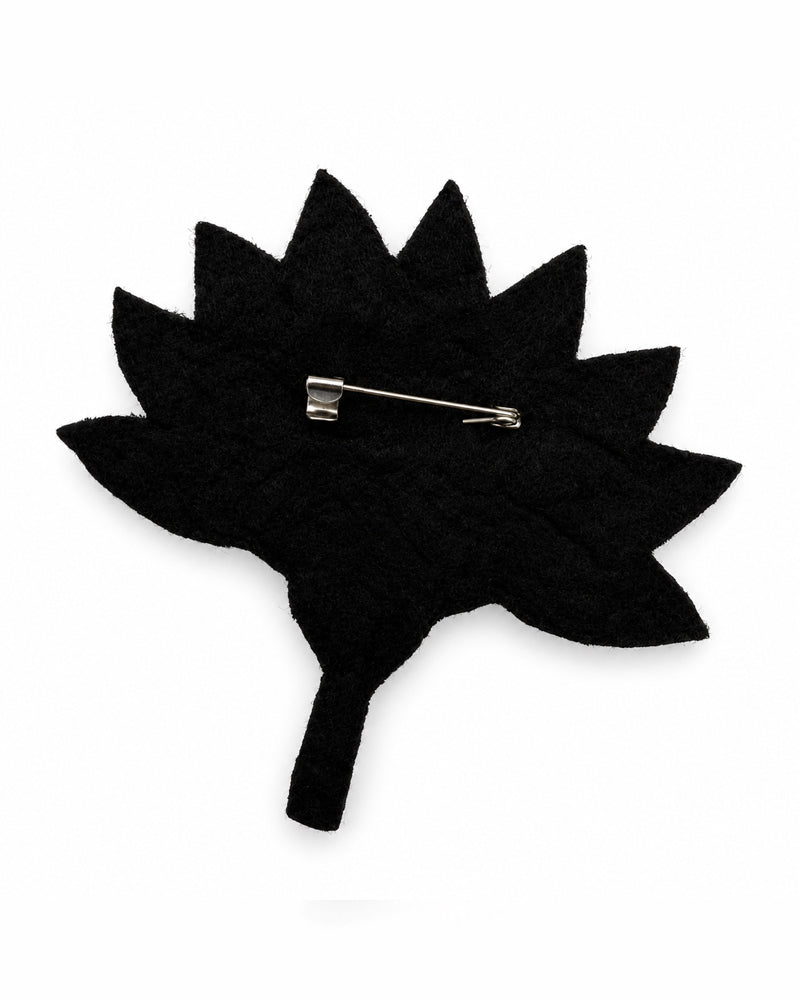 FAIRTRADE broche LOTUS BLUE met pailetten en kralen van Happy Lona
