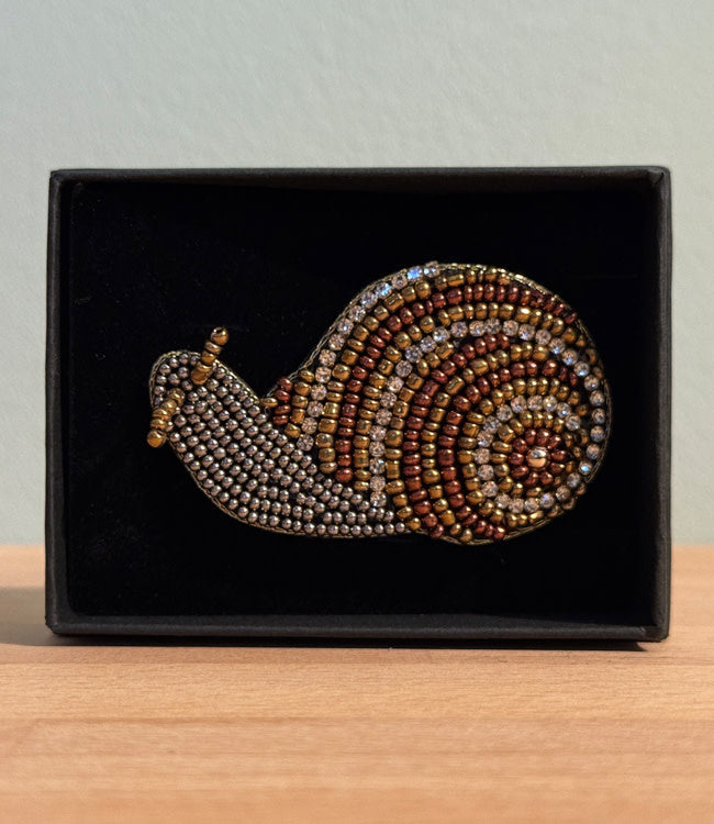 FAIRTRADE broche SNAIL met pailetten en kralen