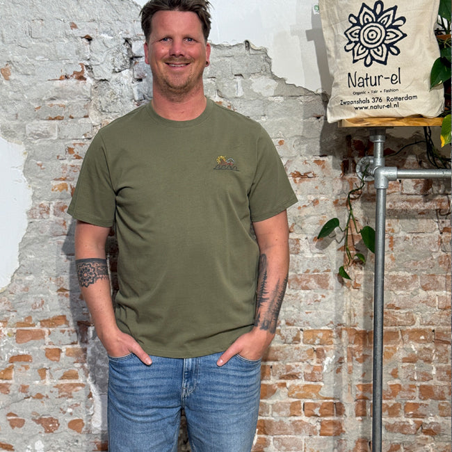 Shirt met borduursel KANE OLIVE biologisch katoen KCA