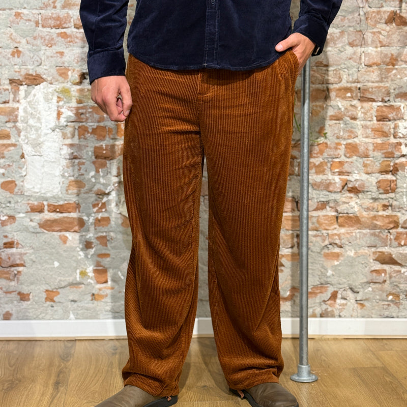 KOMODO wijde corduroy broek WAYNE CHESTNUT biologisch katoen