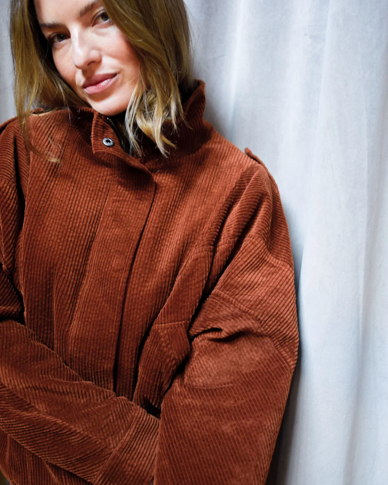 KOMODO corduroy jas HATTIE CHESTNUT biologisch katoen