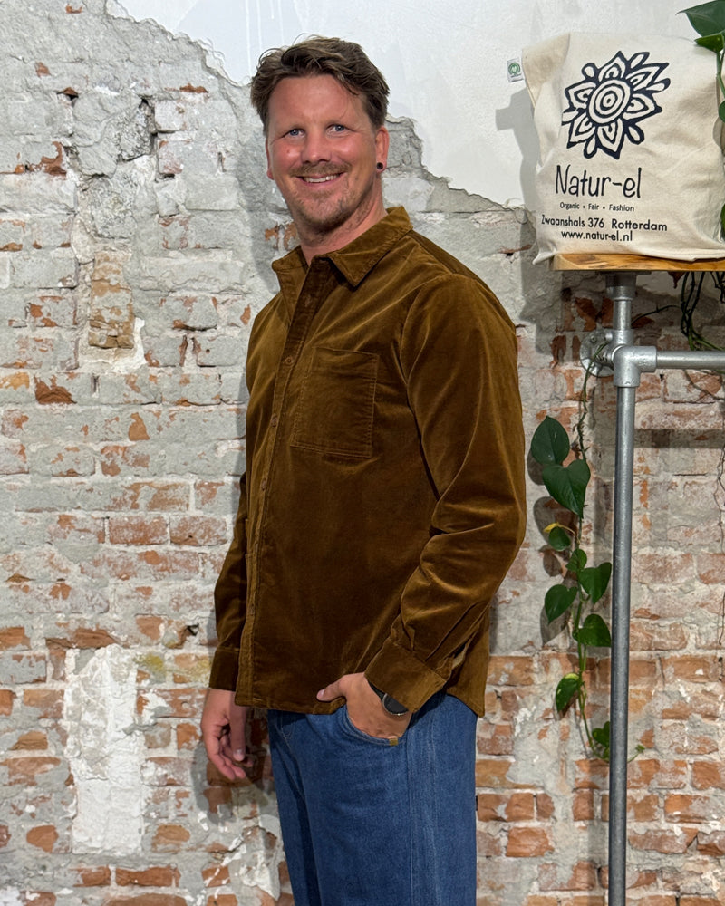 KOMODO micro corduroy overhemd OSCAR CHESTNUT biologisch katoen