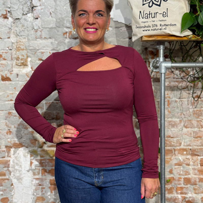 KOMODO top with cut-out CHAI WINE made of modal