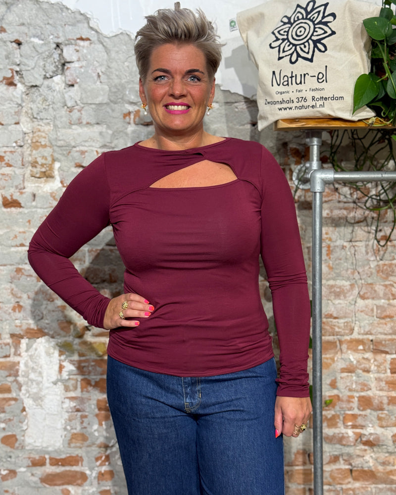 KOMODO top with cut-out CHAI WINE made of modal