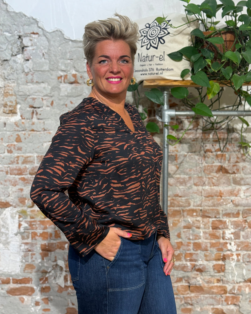 LANIUS v-hals blouse NORA ANIMAL CHOCO van tencel