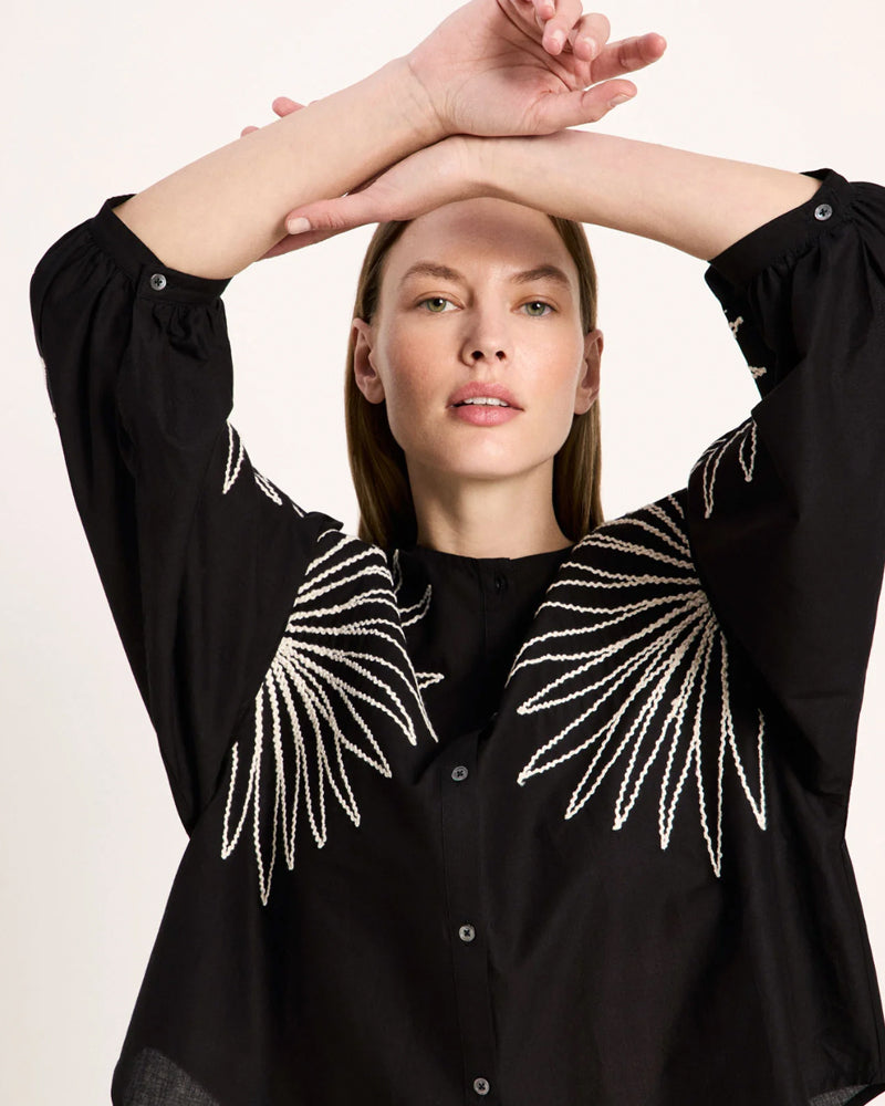 LANIUS blouse FLOWER BLACK met borduursel biologisch katoen