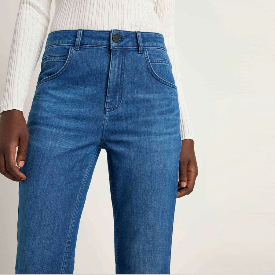 LANIUS bootcut jeans AMY MID BLUE van biologisch katoen