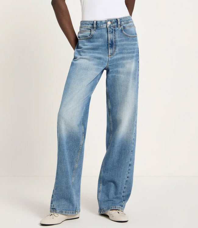 LANIUS mid waist spijkerbroek met rechte pijpen FEM LIGHT BLUE