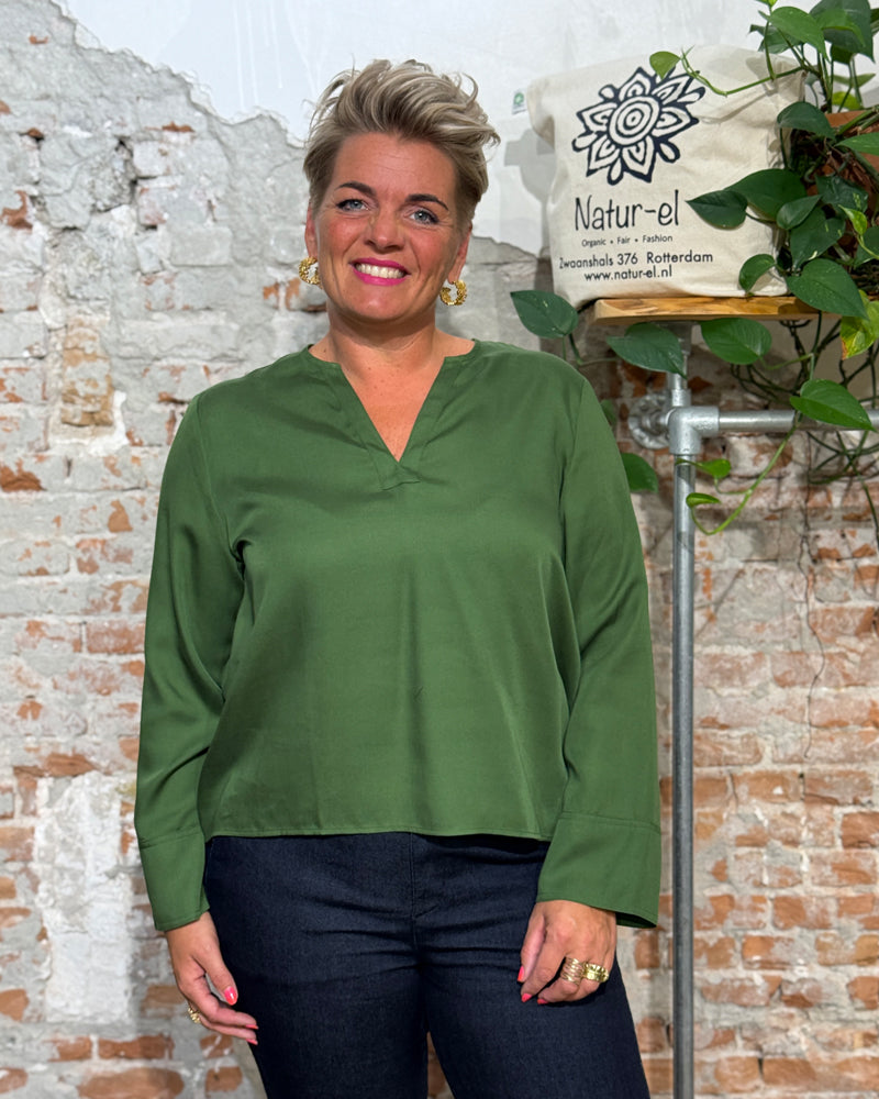 LANIUS effen v-hals blouse NORA GREEN van tencel