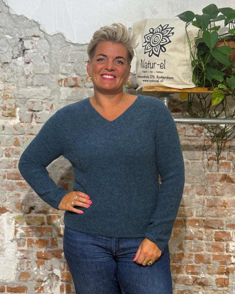 LES RACINES DU CIEL 100% baby alpaca trui met v-hals ILOE DENIM