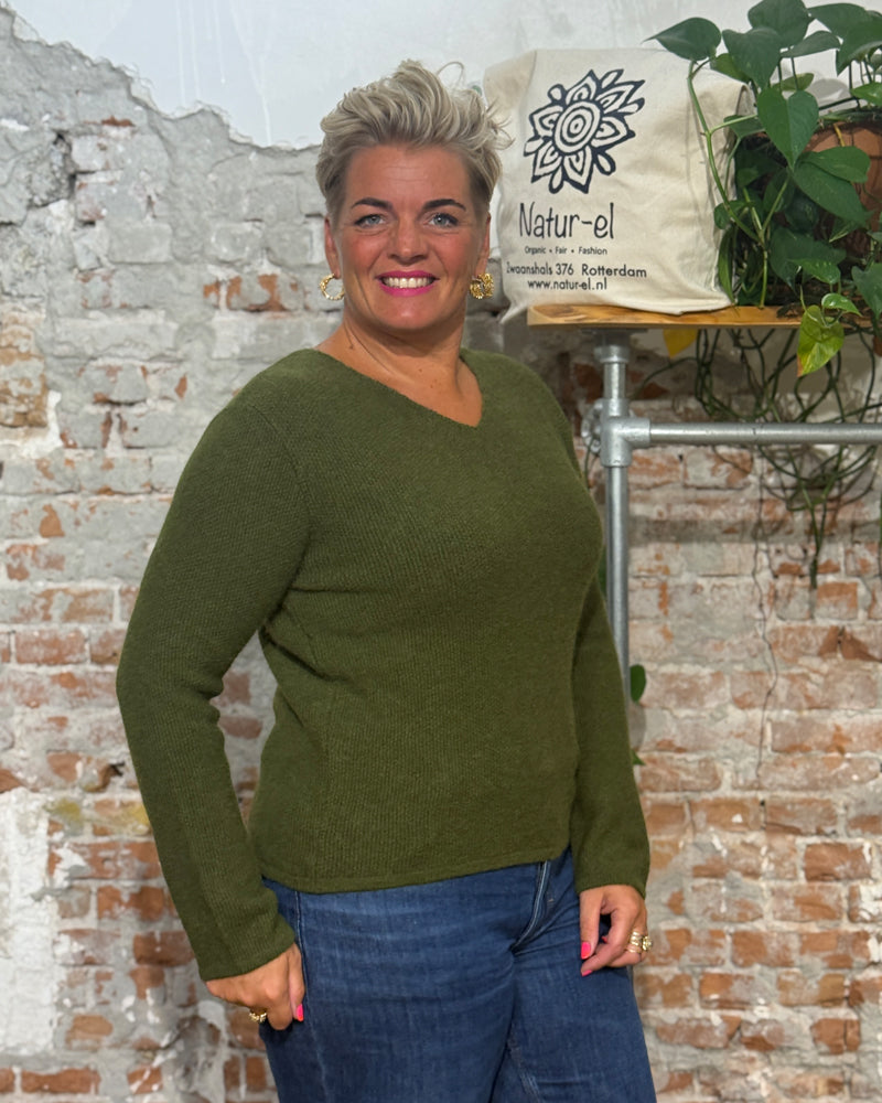 LES RACINES DU CIEL 100% baby alpaca V-neck sweater ILOE OLIVE