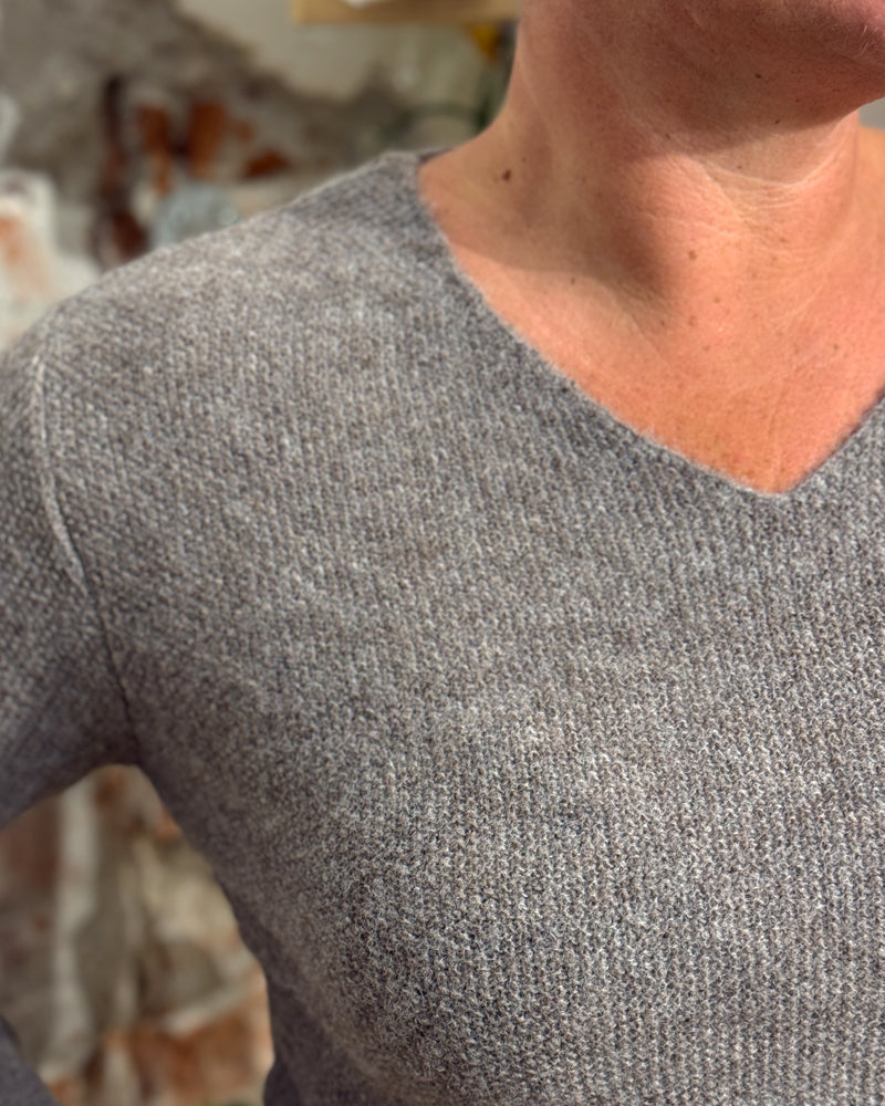LES RACINES DU CIEL 100% Alpaka Pullover mit V-Ausschnitt DORIANE PLUM