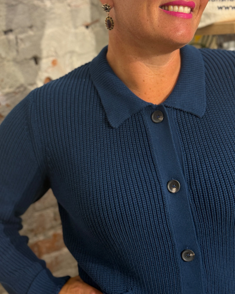 MADNESS vest met polokraag LOTTE DARK BLUE biologisch katoen