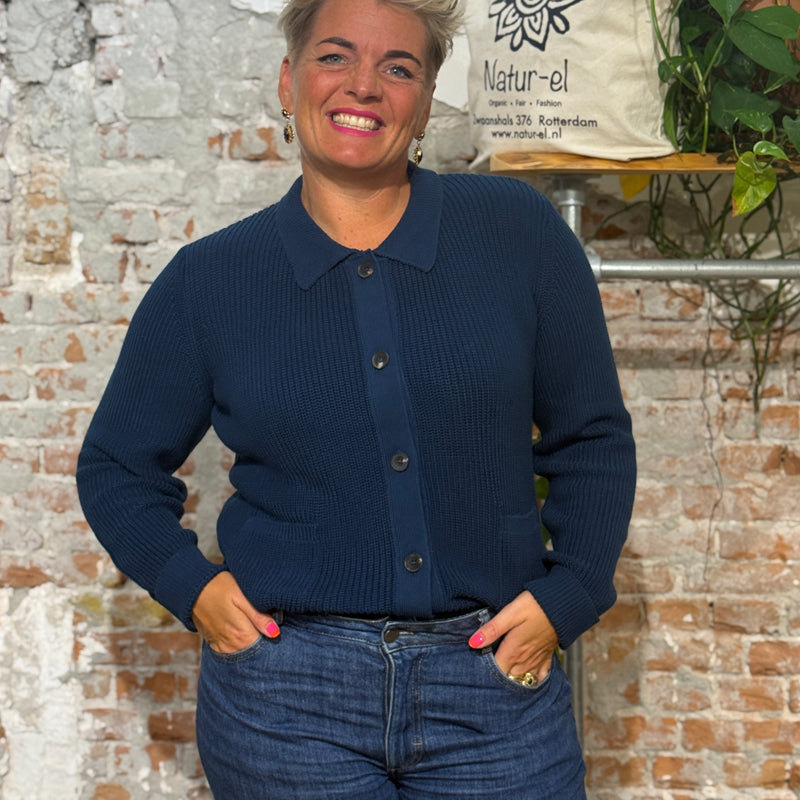 MADNESS vest met polokraag LOTTE DARK BLUE biologisch katoen