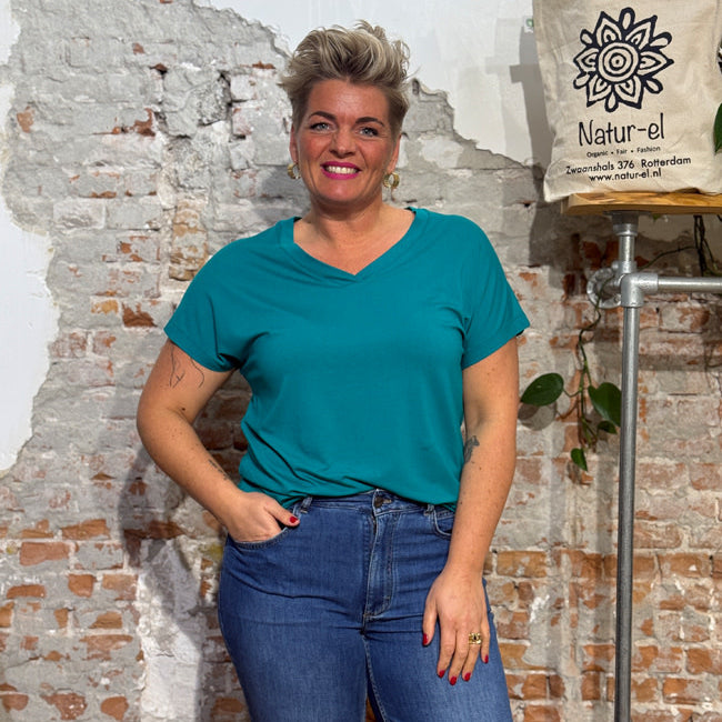 MADNESS v-hals shirt DIONE TEAL van ecovero