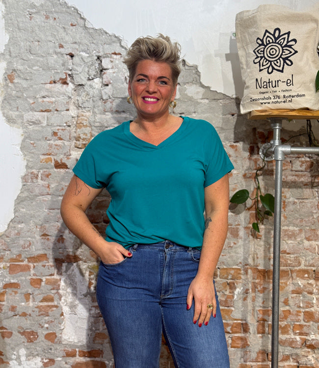 MADNESS v-hals shirt DIONE TEAL van ecovero