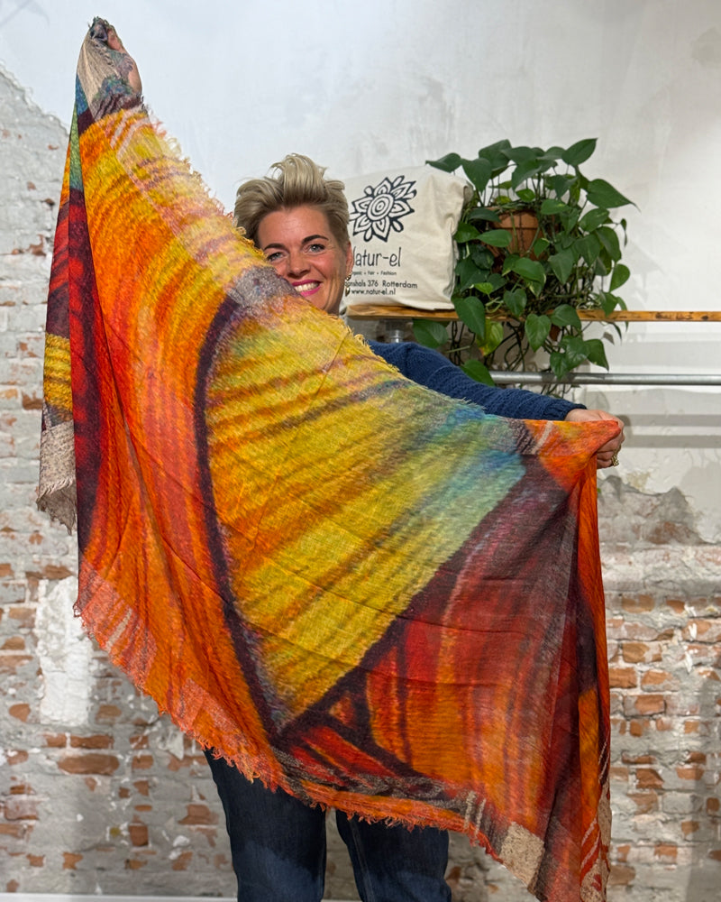 MADNESS möchte Druckschal DOTS DAHLIA aus reiner Merinowolle
