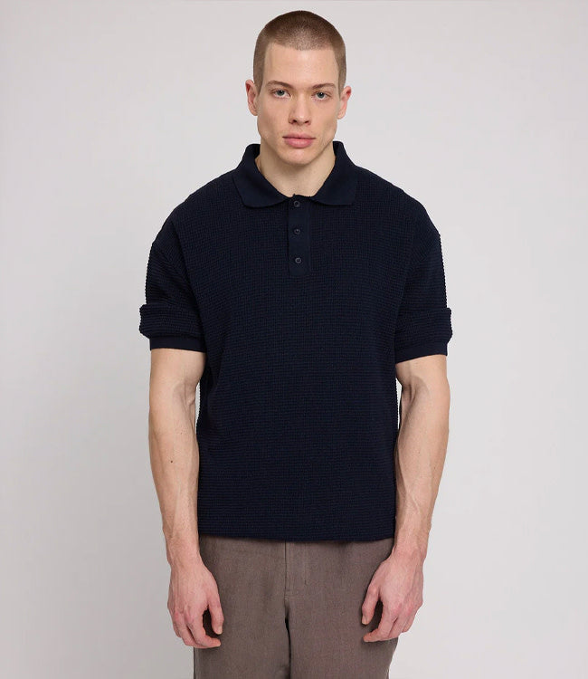 MAZINE gebreide polo shirt INDIGO van biologisch katoen