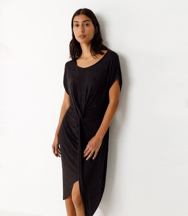 SKFK jurk met knoop detail AMADE BLACK van ecovero