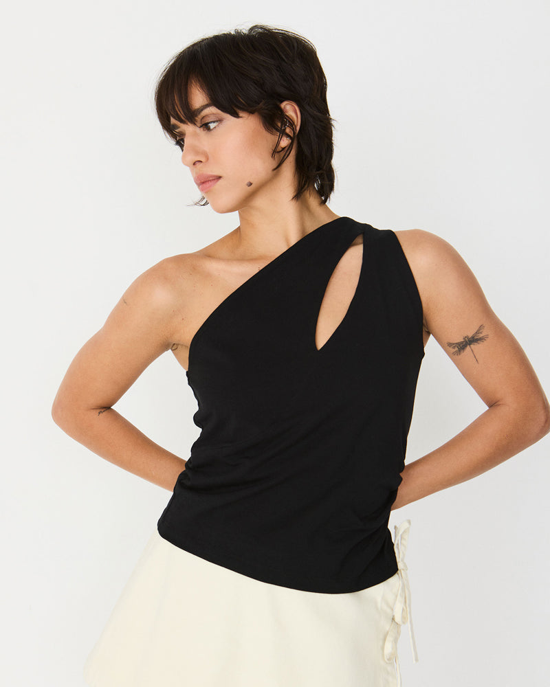 SKFK Uni-Shirt ALAINE BLACK mit Twist-Detail aus Bio-Baumwolle